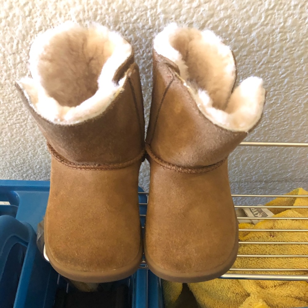 Toddler Ugg’s like NEW